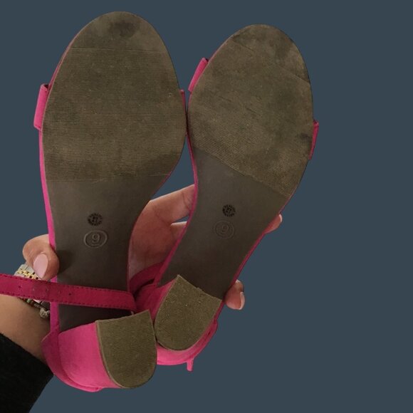 Hot Pink Suede Ankle Strap Block Heel Sandals Womens Size 9 - Picture 6 of 8